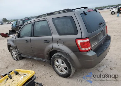 2012 Ford Escape Xls z USA, uszkodzony, nr VIN 1FMCU0C71CKC17460